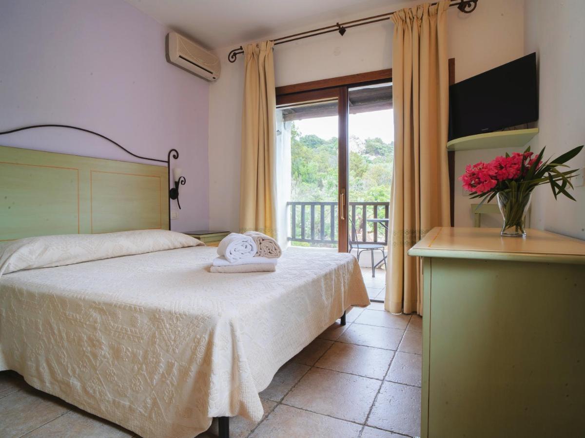 Hotel Pedra Santa Бая Сардиния Екстериор снимка