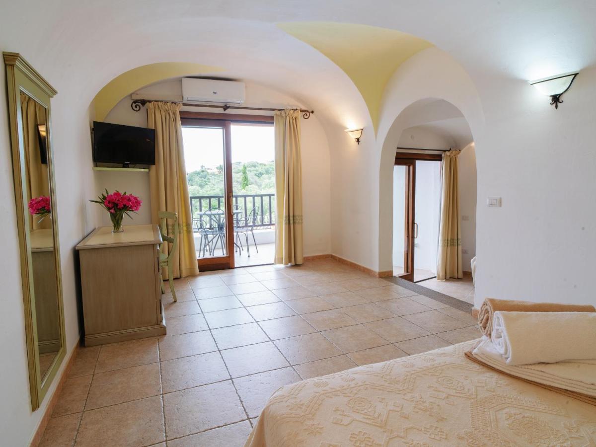 Hotel Pedra Santa Бая Сардиния Екстериор снимка
