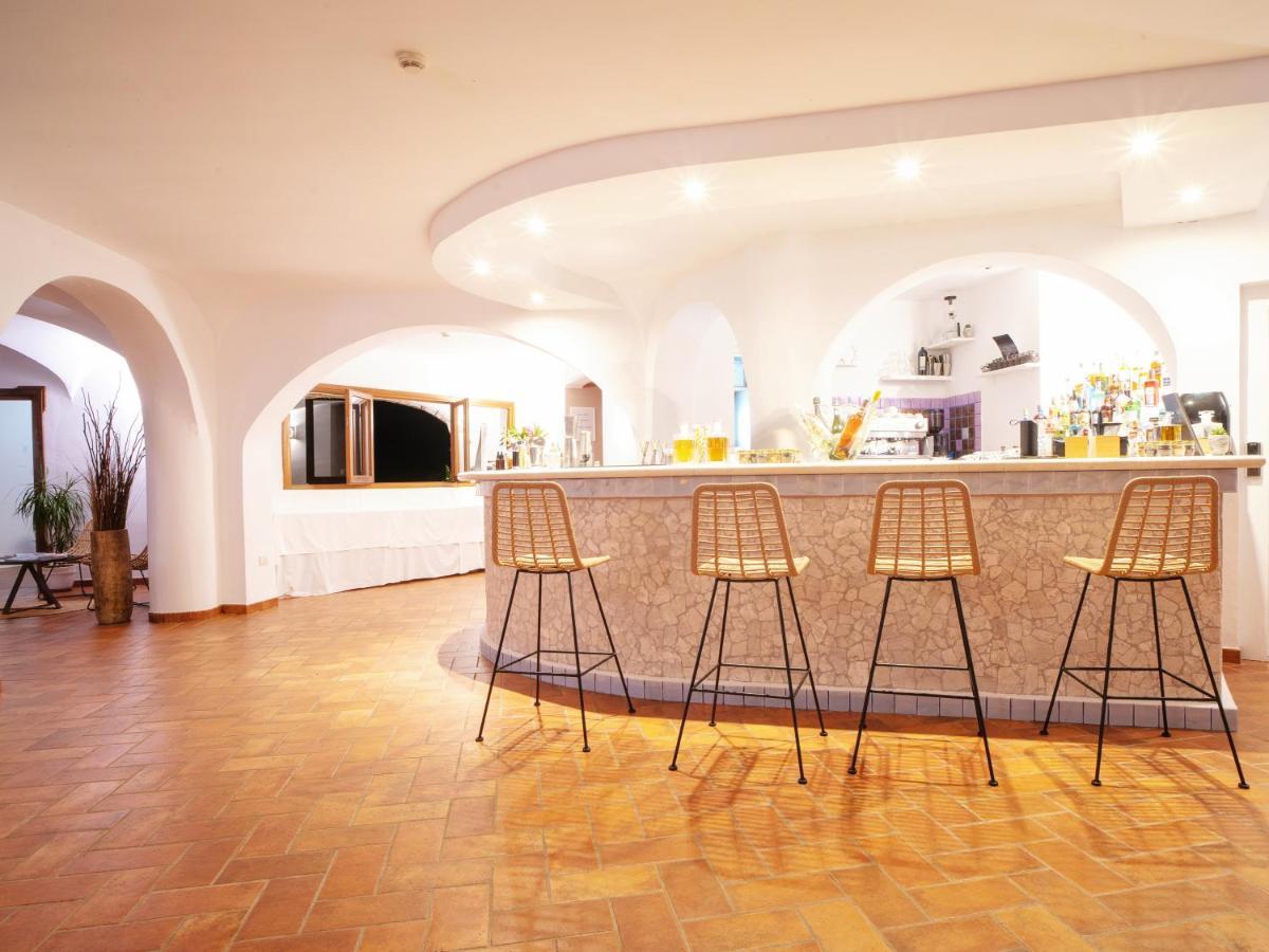 Hotel Pedra Santa Бая Сардиния Екстериор снимка