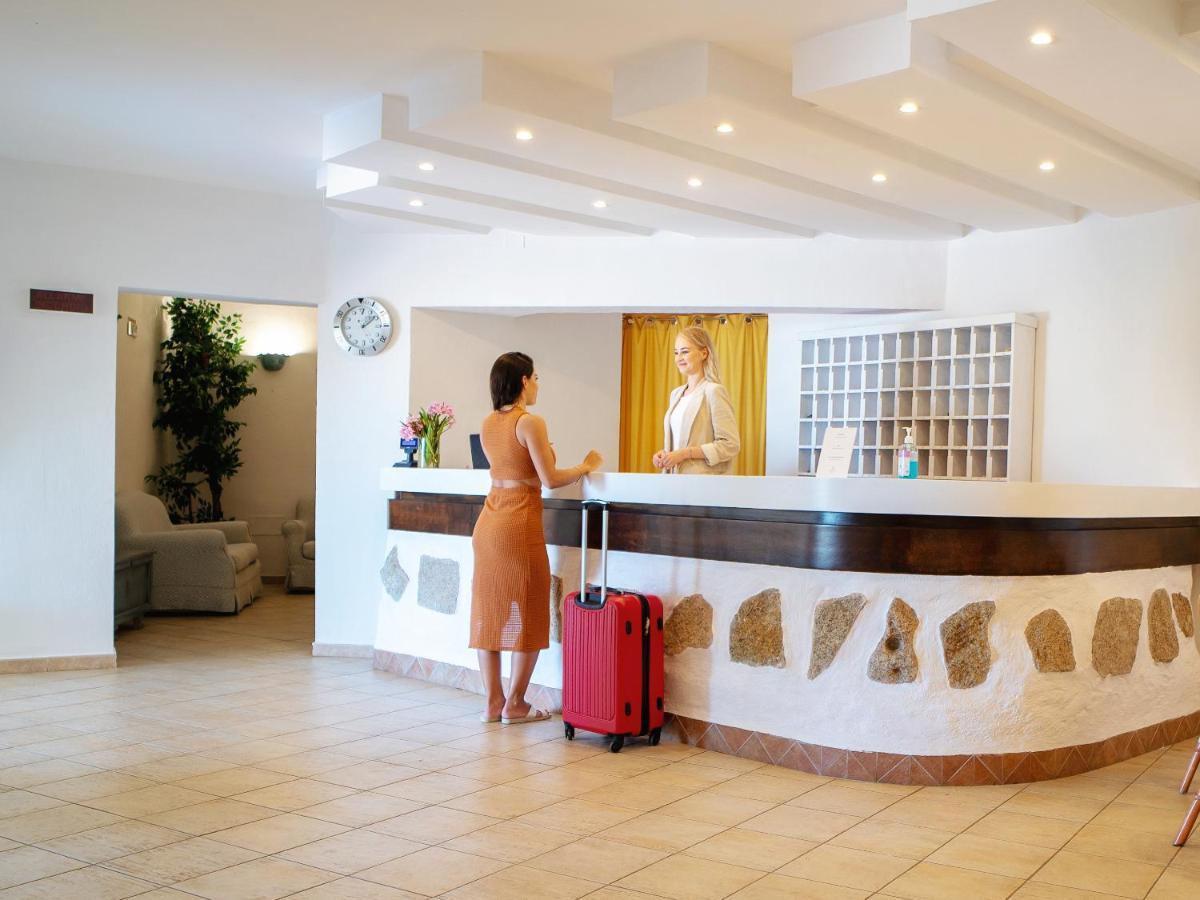 Hotel Pedra Santa Бая Сардиния Екстериор снимка