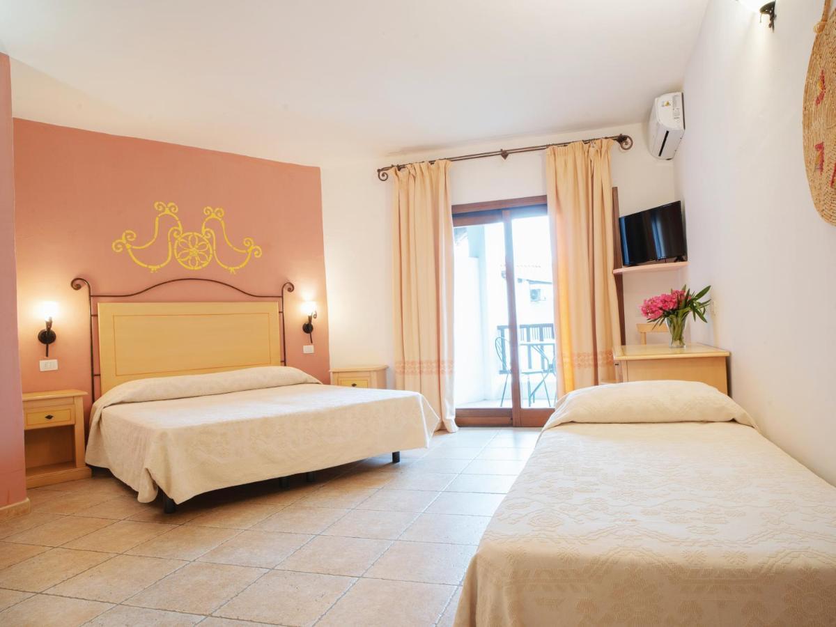 Hotel Pedra Santa Бая Сардиния Екстериор снимка